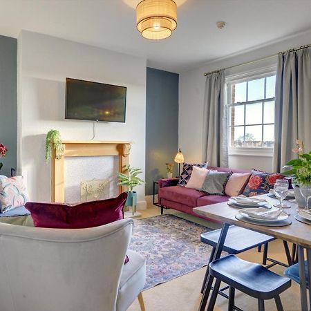 Regency Nest By Spa Town Property - Stylish 3 Bedroom Apartment On 2 Floors, Central לימינגטון ספא מראה חיצוני תמונה